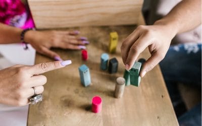 Wat je hechtingssysteem je probeert te vertellen (en waarom liefde soms botst)